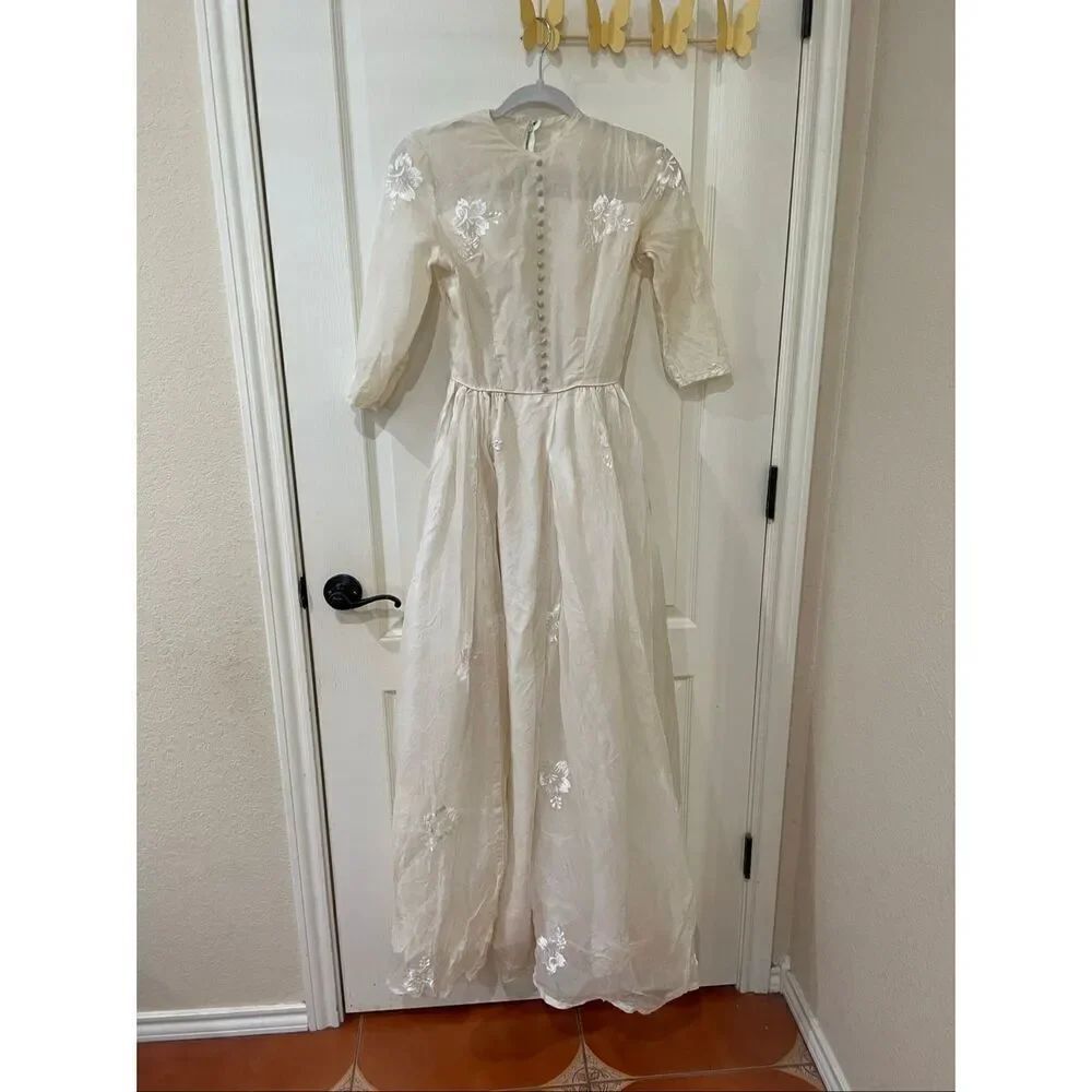 Vintage 1960s Classic Timeless Wedding Embroidered Floral Dress